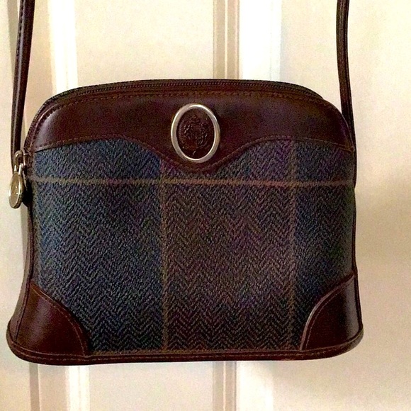 Liz Claiborne Handbags - 👜Vtg. 90’s🌸 Liz Claiborne crossbody